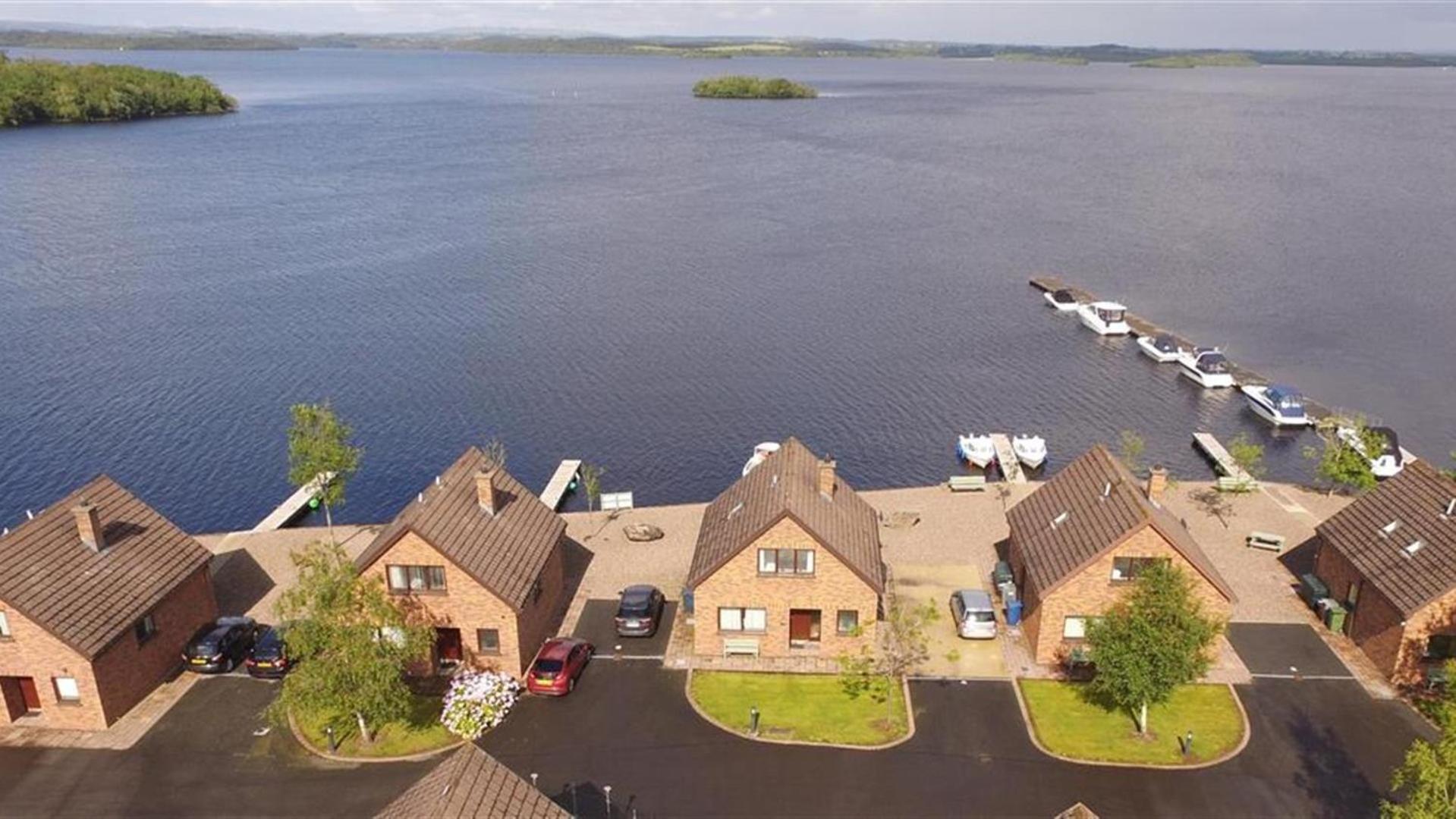 Tullybay Holiday Lodges Enniskillen Exterior photo